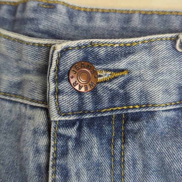 Wear Jeans Distressed Mid Wash High Rise Cut Off Jeans Shorts Size Medium - Picture 4 of 7